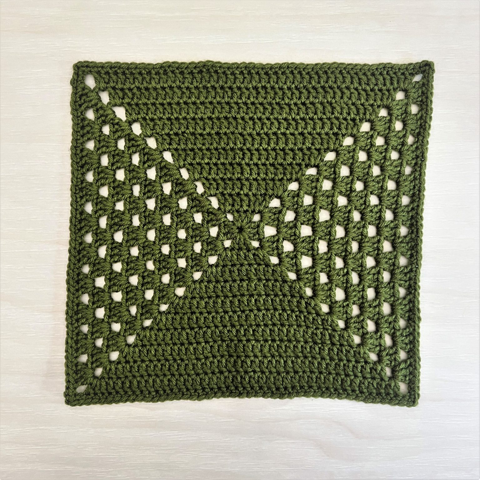 Crazy Granny - Free Granny Square Pattern - Crochets By Trista