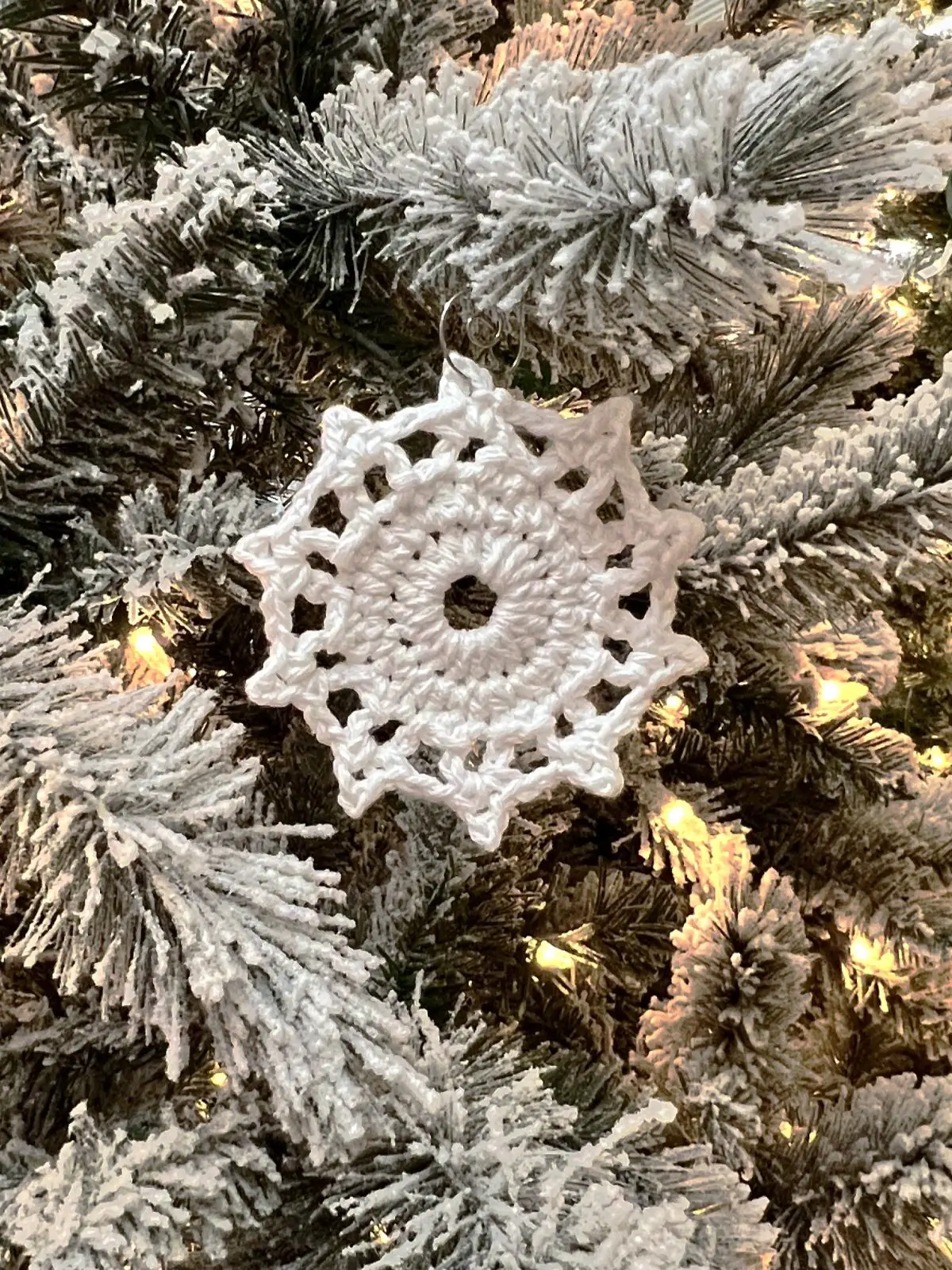Blustery Snowflake – Free Snowflake Crochet Pattern